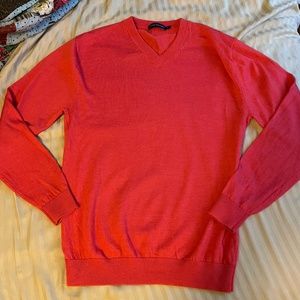 Womens Salmon Red Merino Wool pullover sweater size Med. Bruno Ferraro Classic